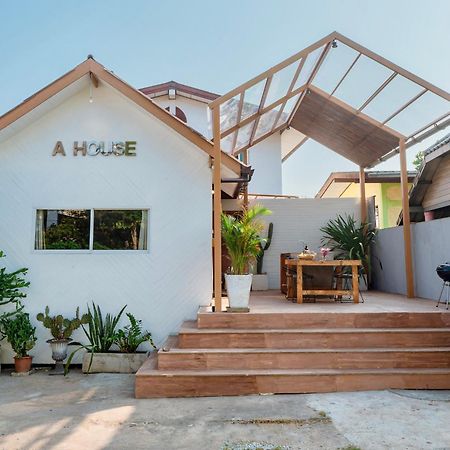 A House Villa Ko Lan Bagian luar foto